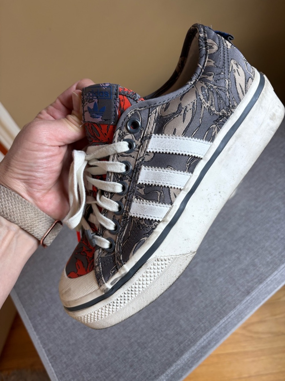 Adidas nizza Women’s Low-Top Floral Print Platform Sneakers - Gray/White